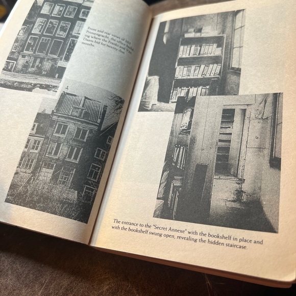 The Diary of a Young Girl by Anne Frank Memoir Vintage 1993 on banned book list - Picture 9 of 17